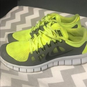 Nike free 5.0 shoes